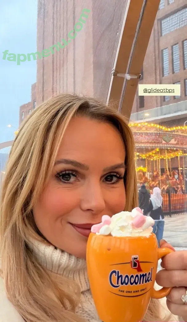 Amanda Holden nude photo #3698 (noholdenback)