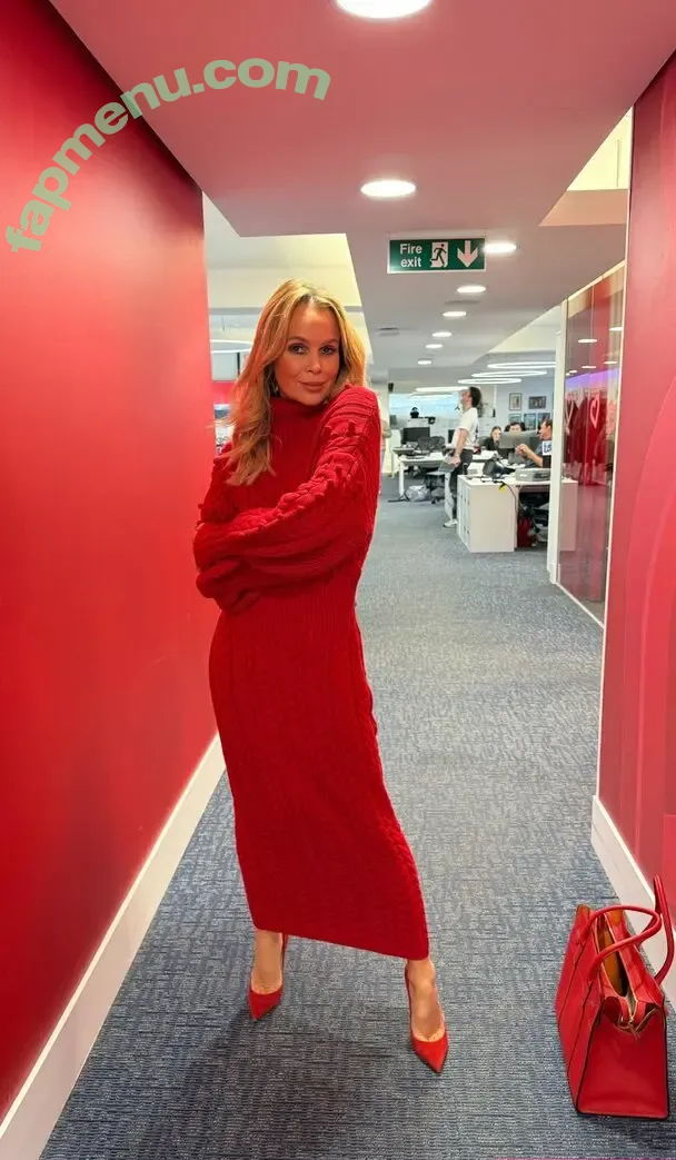 Amanda Holden nude photo #3710 (noholdenback)