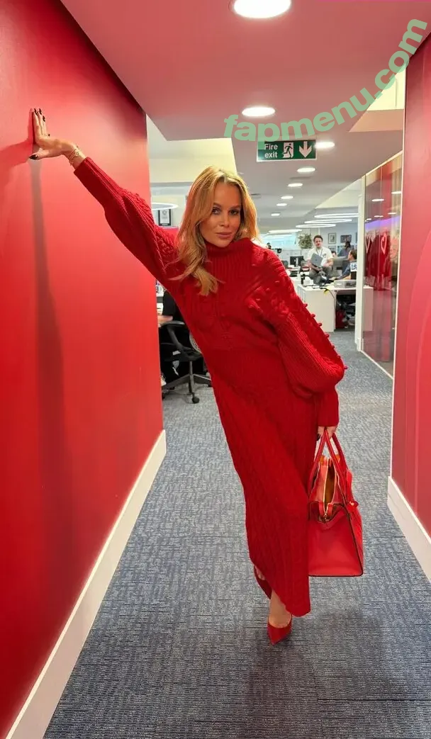 Amanda Holden nude photo #3711 (noholdenback)
