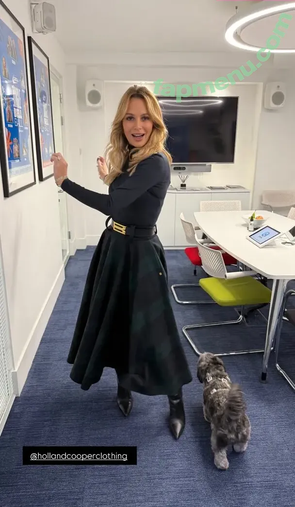 Amanda Holden nude photo #3726 (noholdenback)