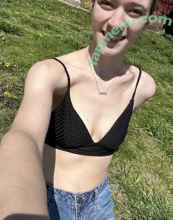 Amanda N Casey nude photo #0021 (amandalynncasey / amandancasey)