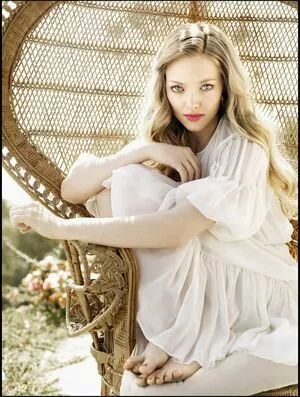 Amanda Seyfried / AmandaSeyfried / mingey nude photo #0027