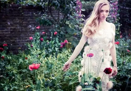 Amanda Seyfried / AmandaSeyfried / mingey nude photo #0059
