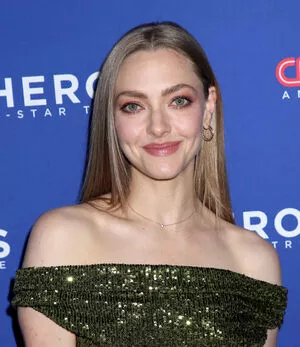 Amanda Seyfried / AmandaSeyfried / mingey nude photo #0078