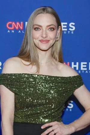 Amanda Seyfried / AmandaSeyfried / mingey nude photo #0088
