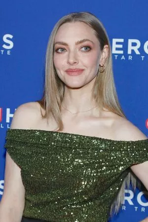 Amanda Seyfried / AmandaSeyfried / mingey nude photo #0089