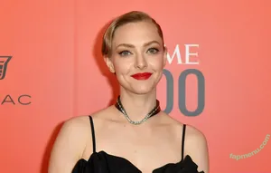 Amanda Seyfried / AmandaSeyfried / mingey nude photo #0657