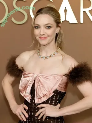 Amanda Seyfried / AmandaSeyfried / mingey nude photo #0973