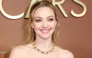 Amanda Seyfried / AmandaSeyfried / mingey nude photo #0976