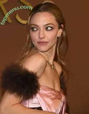 Amanda Seyfried / AmandaSeyfried / mingey nude photo #0999