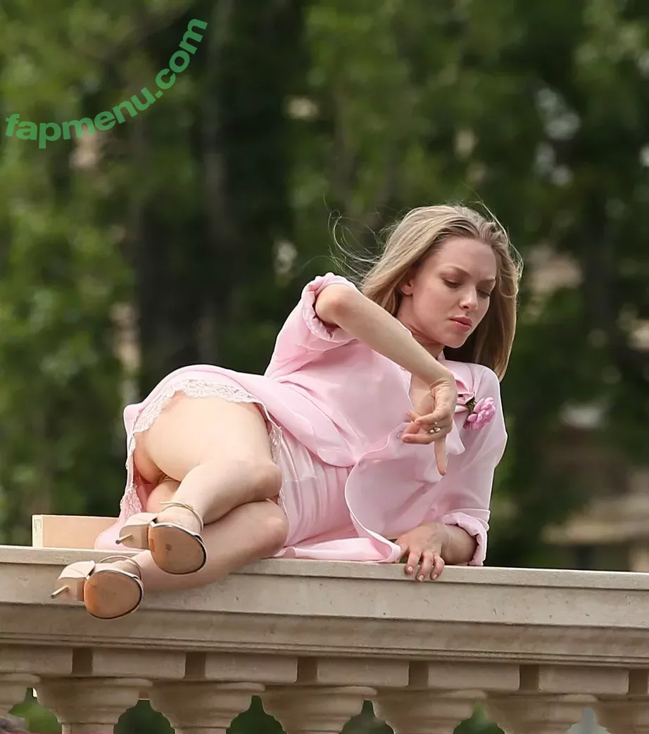 Amanda Seyfried nude photo #0004 (AmandaSeyfried / mingey)