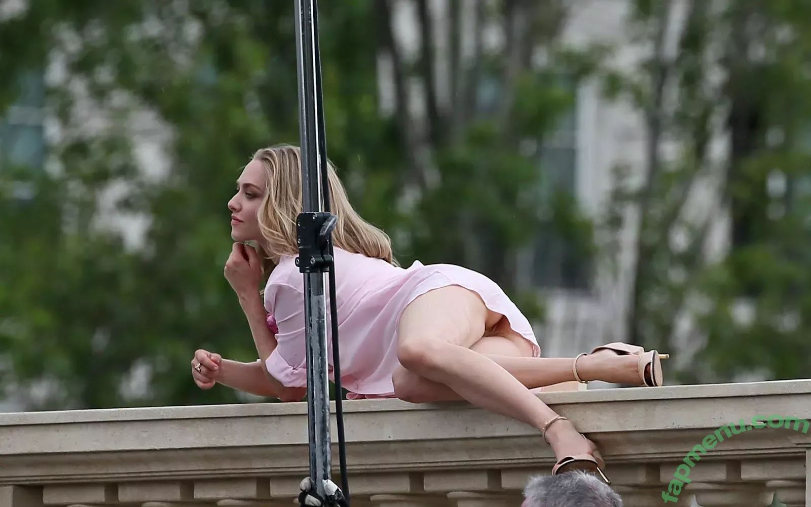 Amanda Seyfried nude photo #0006 (AmandaSeyfried / mingey)