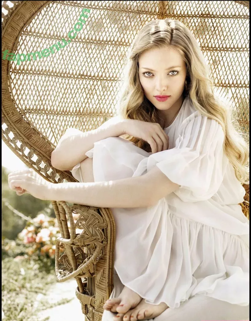 Amanda Seyfried nude photo #0027 (AmandaSeyfried / mingey)