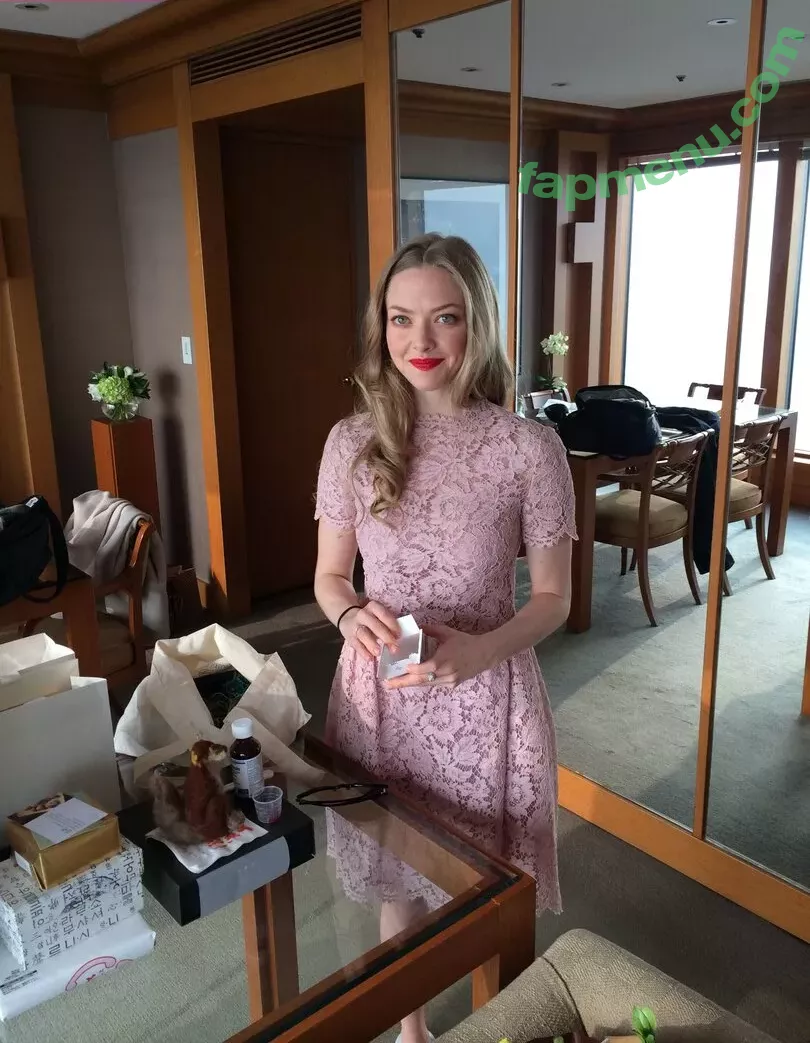 Amanda Seyfried nude photo #0053 (AmandaSeyfried / mingey)