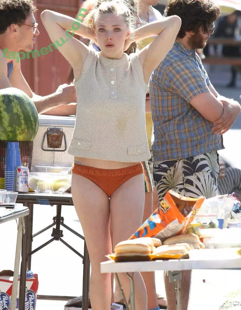 Amanda Seyfried nude photo #0149 (AmandaSeyfried / mingey)