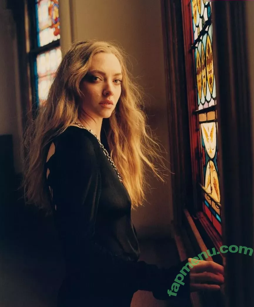 Amanda Seyfried nude photo #0355 (AmandaSeyfried / mingey)