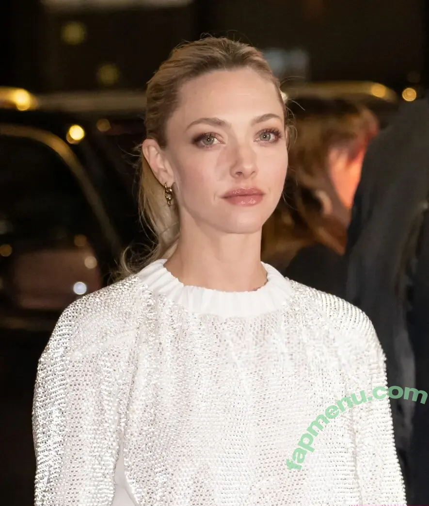 Amanda Seyfried nude photo #0573 (AmandaSeyfried / mingey)
