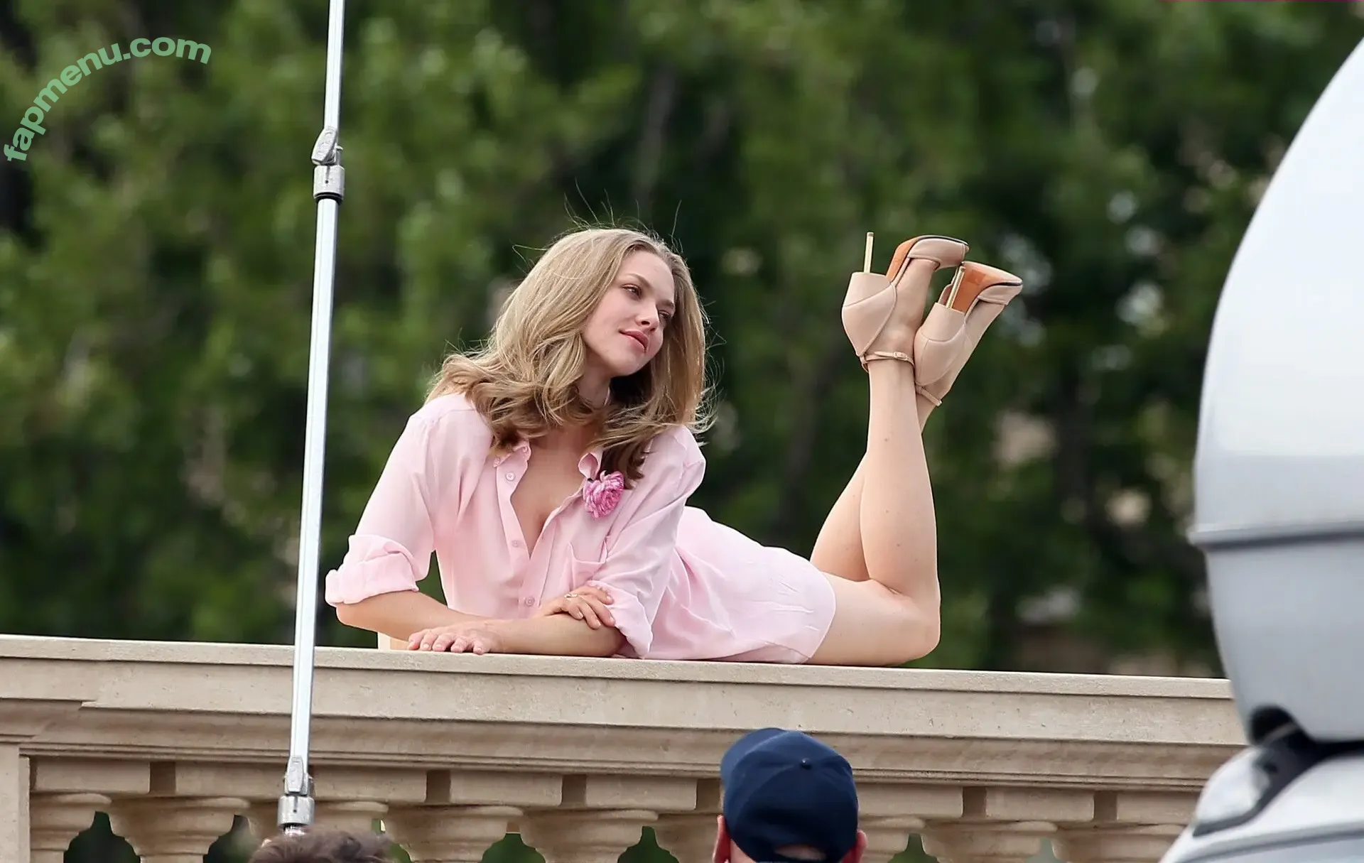 Amanda Seyfried nude photo #0656 (AmandaSeyfried / mingey)