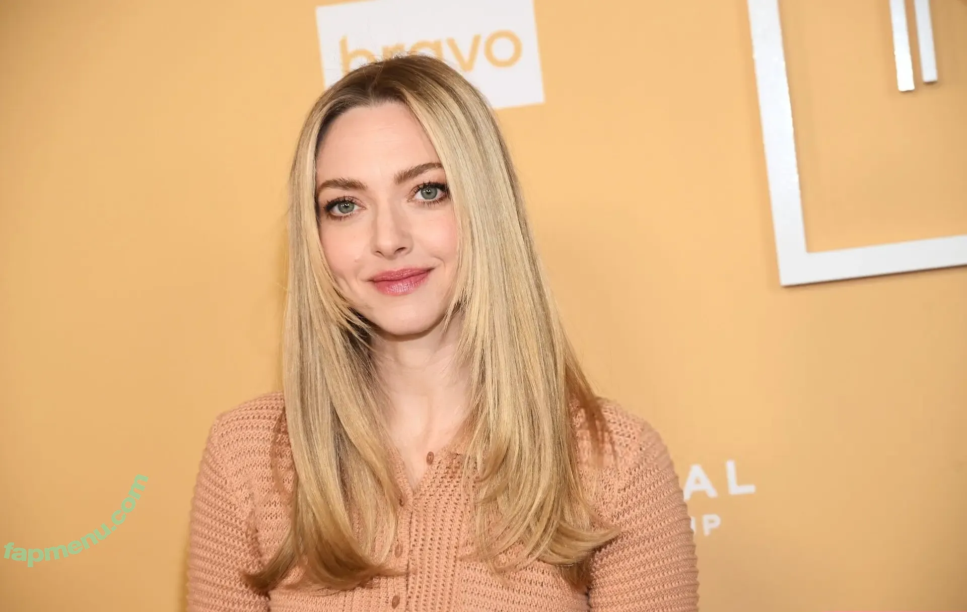 Amanda Seyfried nude photo #0721 (AmandaSeyfried / mingey)
