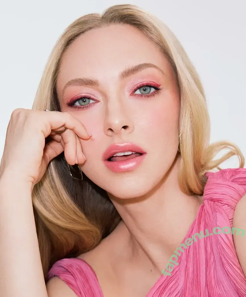 Amanda Seyfried nude photo #0787 (AmandaSeyfried / mingey)