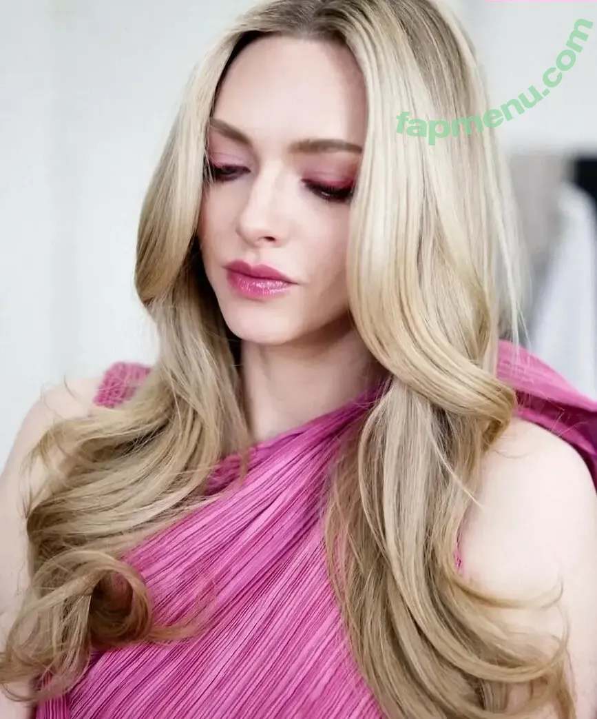 Amanda Seyfried nude photo #0789 (AmandaSeyfried / mingey)