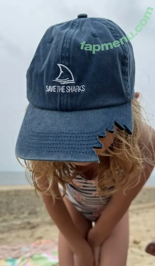 Amanda Seyfried nude photo #0792 (AmandaSeyfried / mingey)