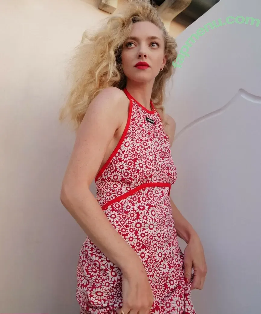 Amanda Seyfried nude photo #0794 (AmandaSeyfried / mingey)