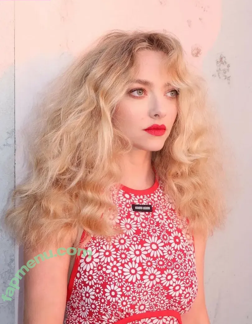 Amanda Seyfried nude photo #0798 (AmandaSeyfried / mingey)