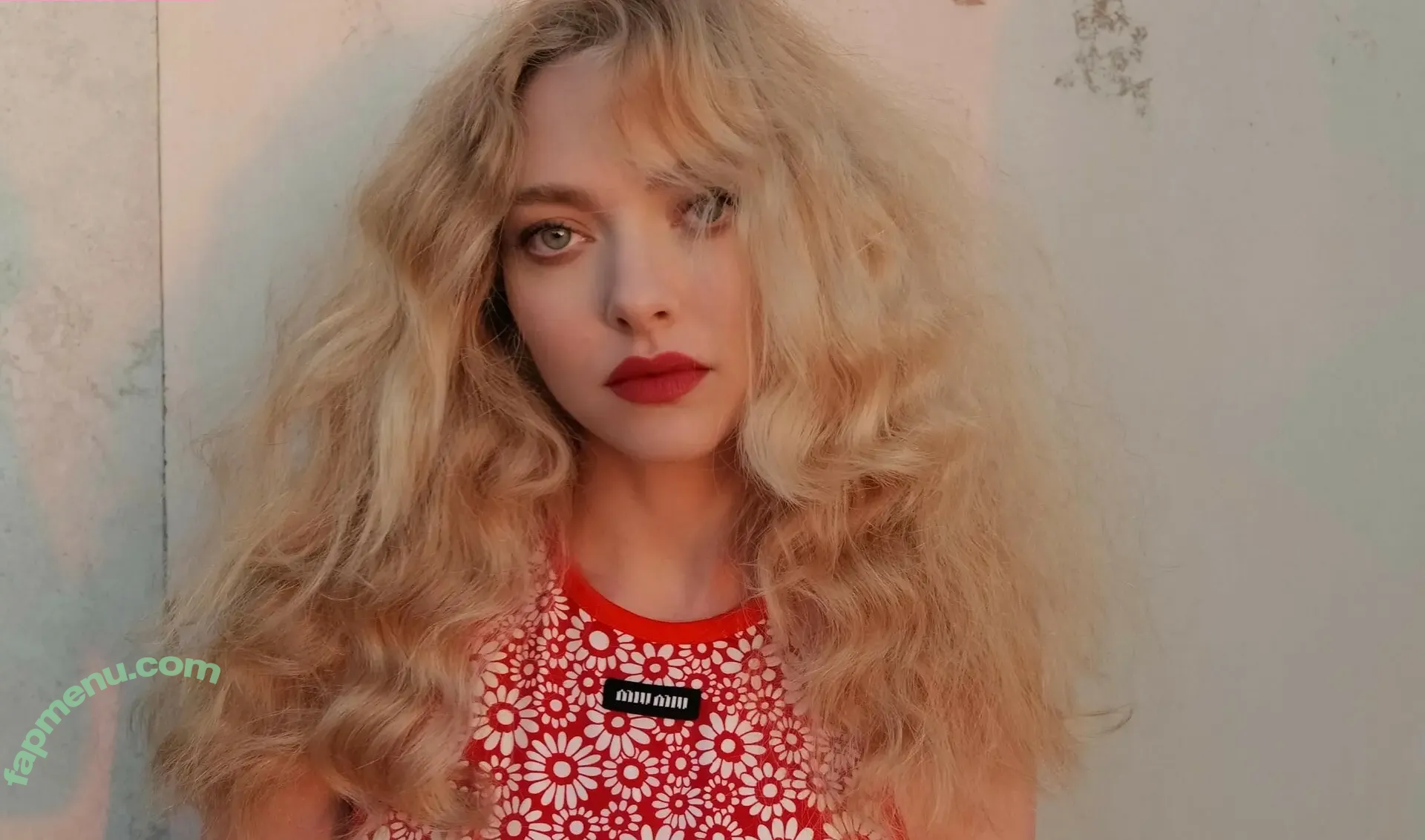 Amanda Seyfried nude photo #0800 (AmandaSeyfried / mingey)