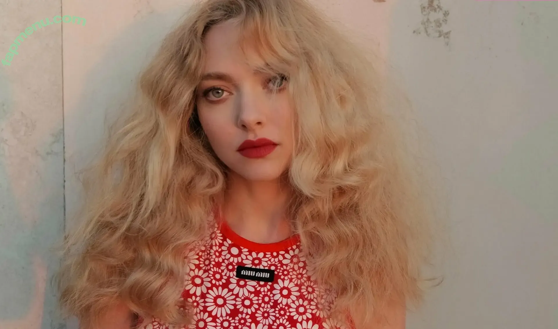 Amanda Seyfried nude photo #0823 (AmandaSeyfried / mingey)