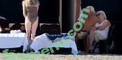 Amanda Seyfried nude photo #0828 (AmandaSeyfried / mingey)