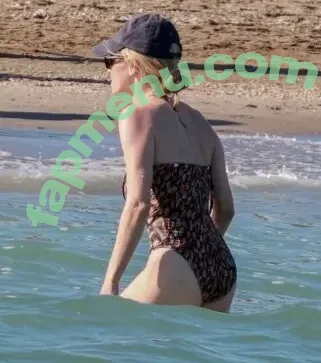 Amanda Seyfried nude photo #0832 (AmandaSeyfried / mingey)