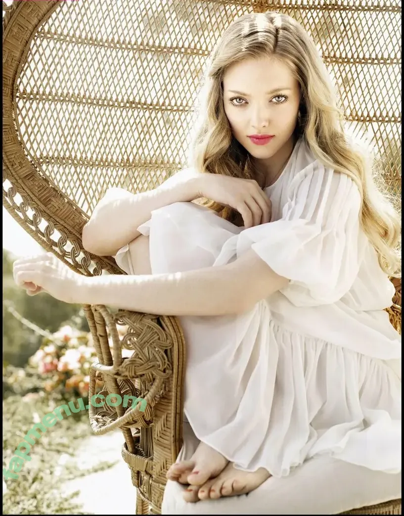 Amanda Seyfried nude photo #0867 (AmandaSeyfried / mingey)