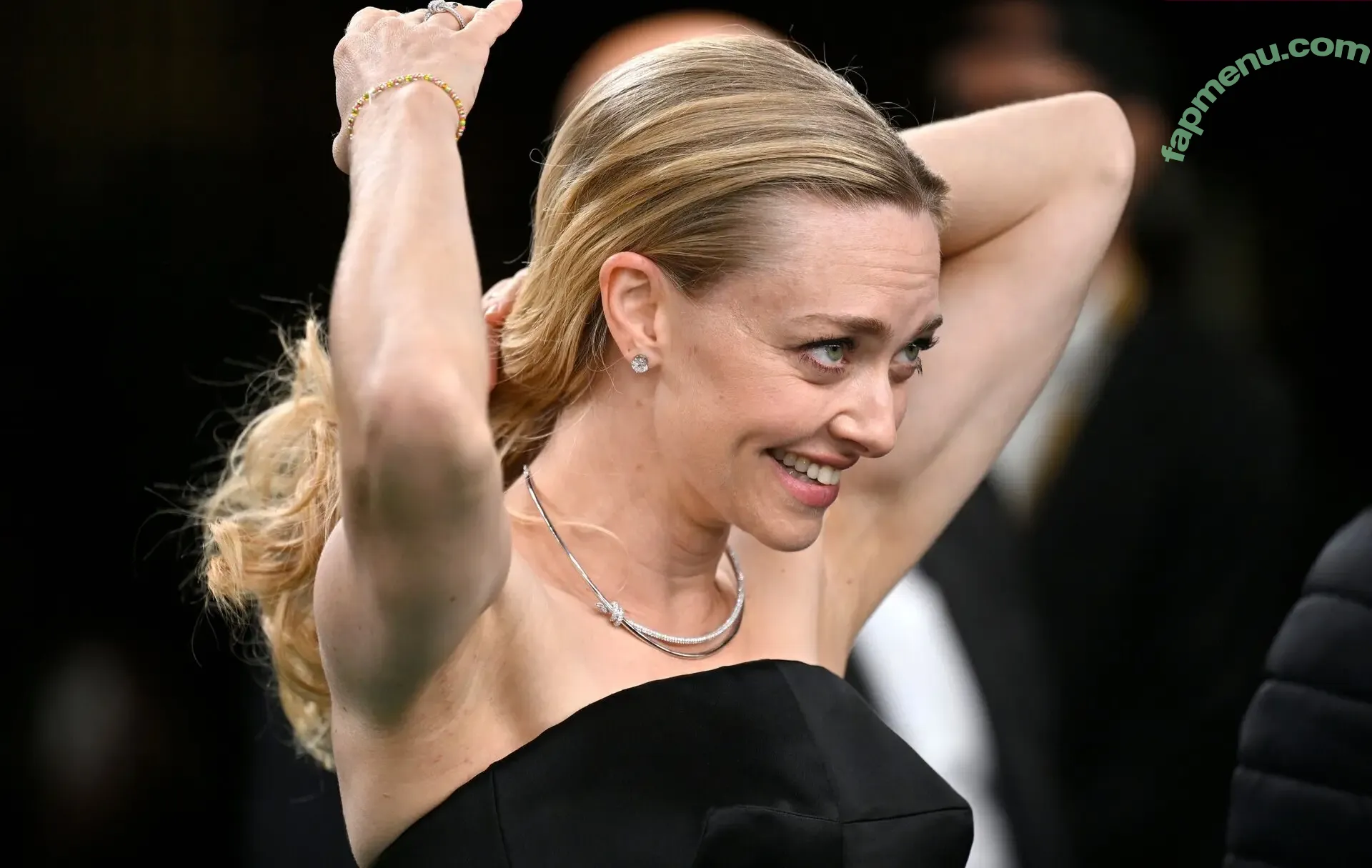 Amanda Seyfried nude photo #0873 (AmandaSeyfried / mingey)