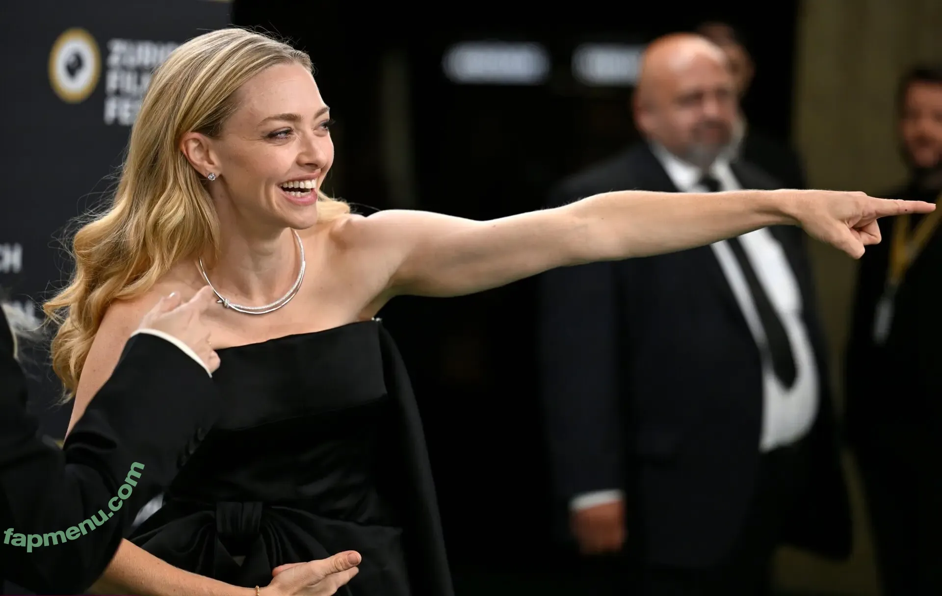 Amanda Seyfried nude photo #0874 (AmandaSeyfried / mingey)