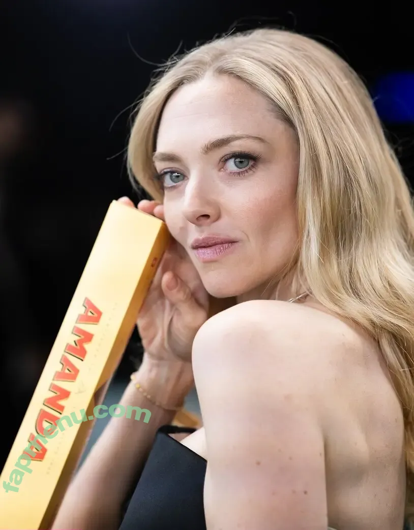 Amanda Seyfried nude photo #0882 (AmandaSeyfried / mingey)