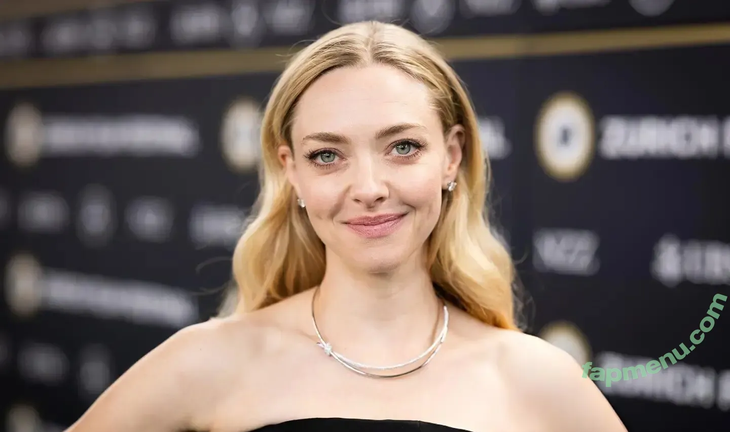 Amanda Seyfried nude photo #0885 (AmandaSeyfried / mingey)