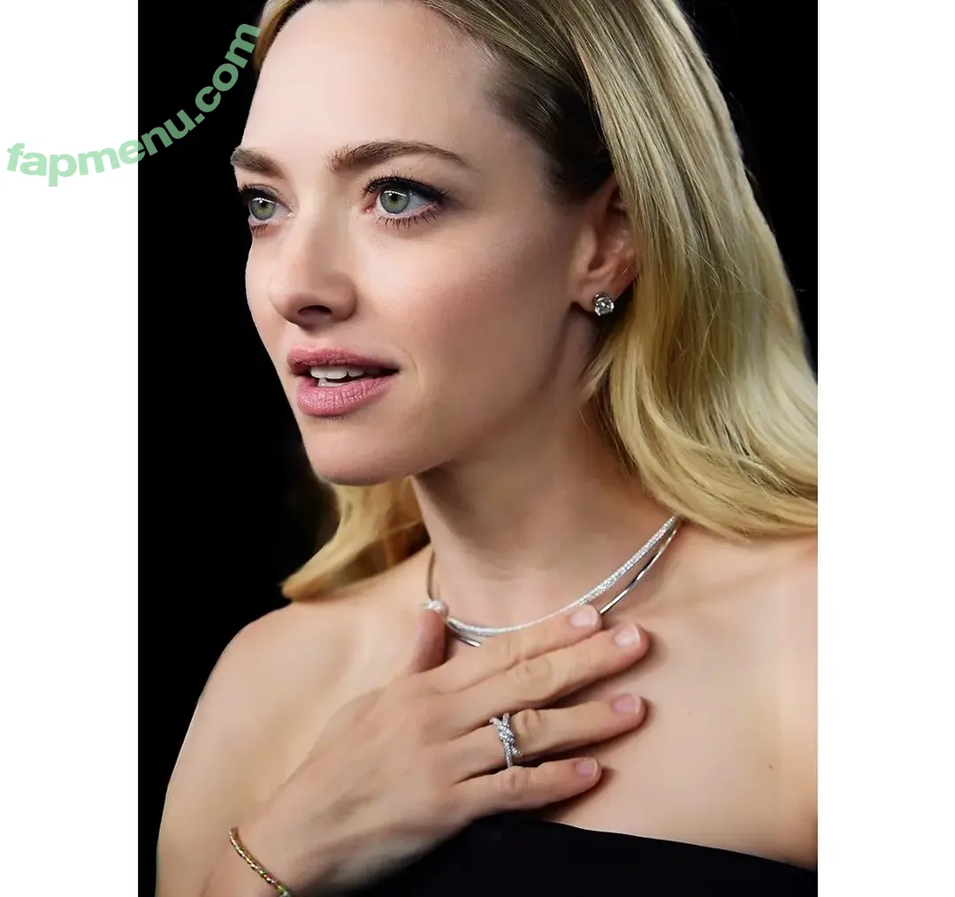 Amanda Seyfried nude photo #0889 (AmandaSeyfried / mingey)