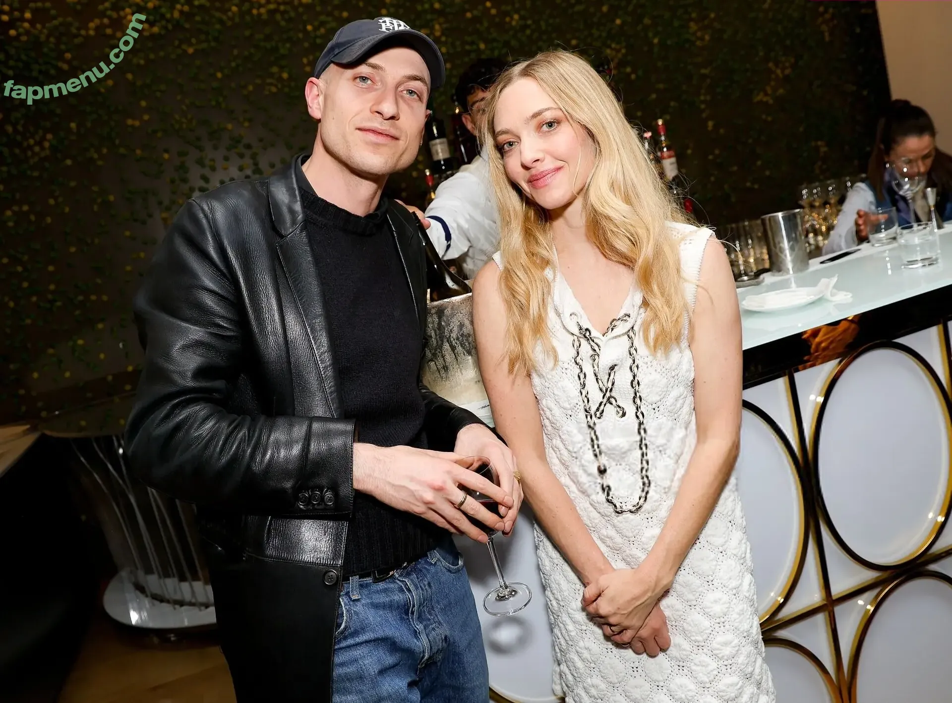 Amanda Seyfried nude photo #0898 (AmandaSeyfried / mingey)