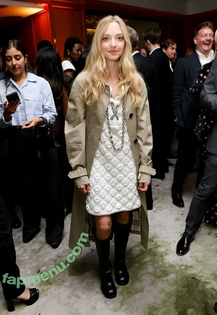 Amanda Seyfried nude photo #0900 (AmandaSeyfried / mingey)