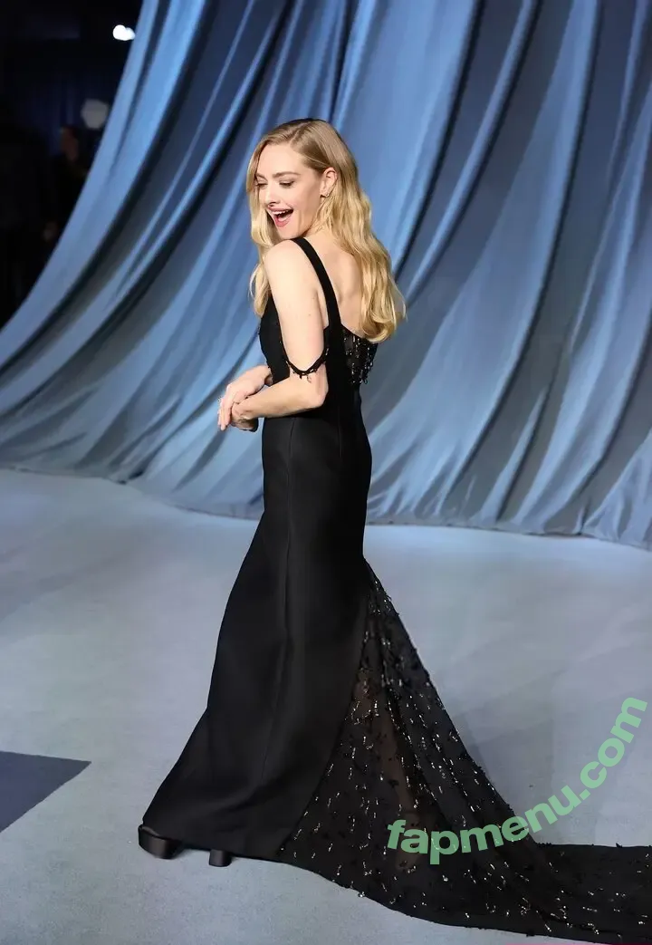 Amanda Seyfried nude photo #0910 (AmandaSeyfried / mingey)