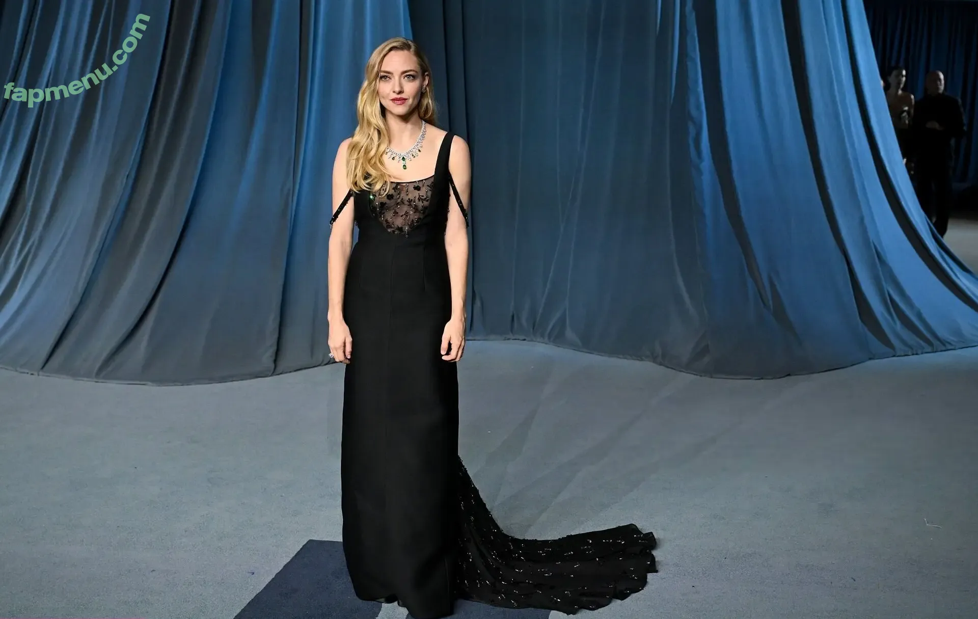 Amanda Seyfried nude photo #0914 (AmandaSeyfried / mingey)