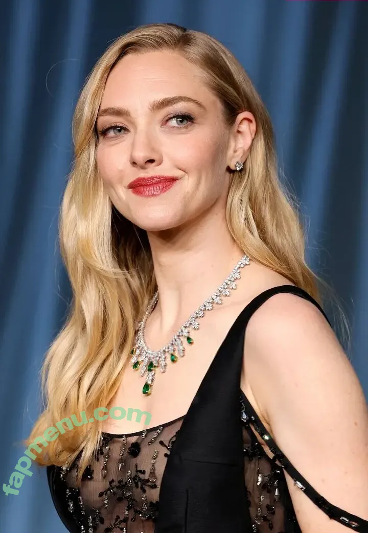 Amanda Seyfried nude photo #0920 (AmandaSeyfried / mingey)