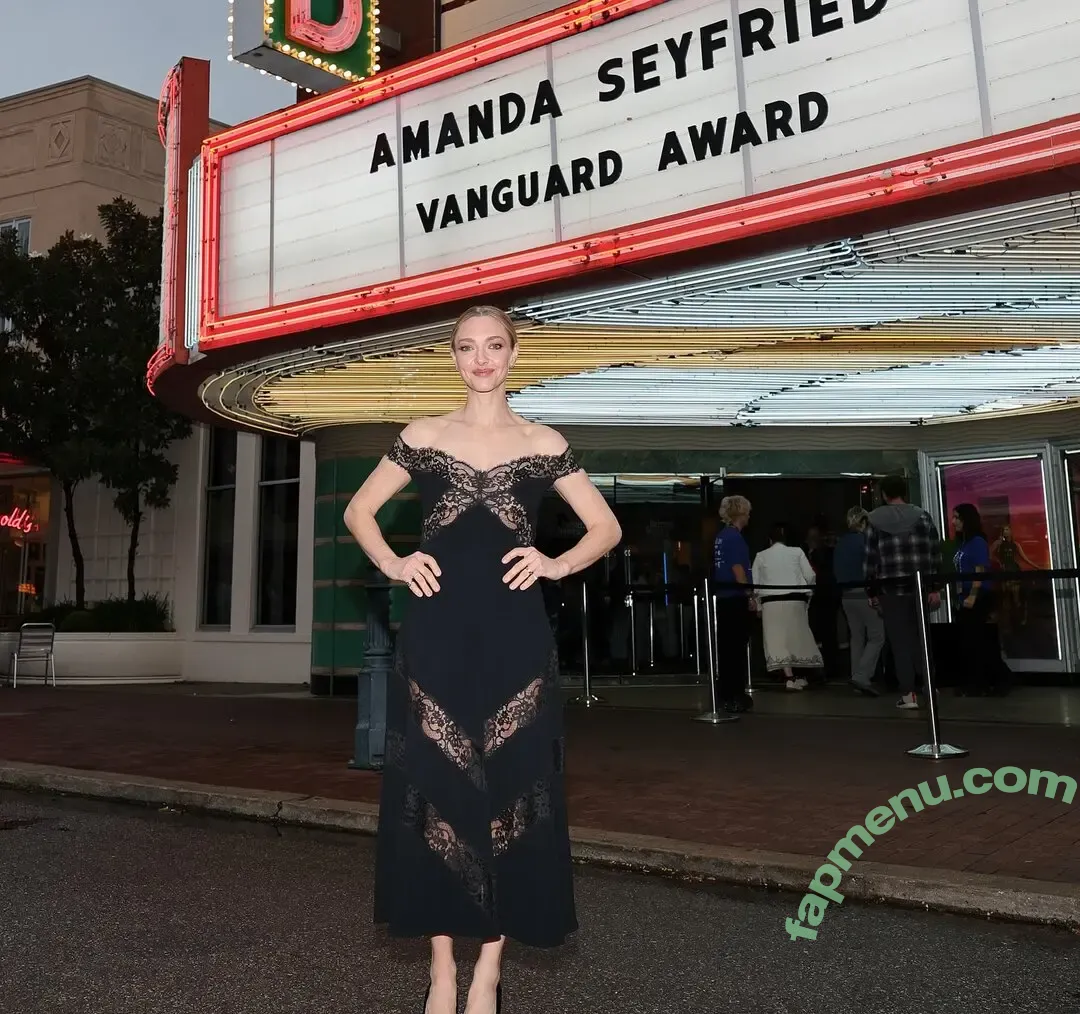 Amanda Seyfried nude photo #0928 (AmandaSeyfried / mingey)