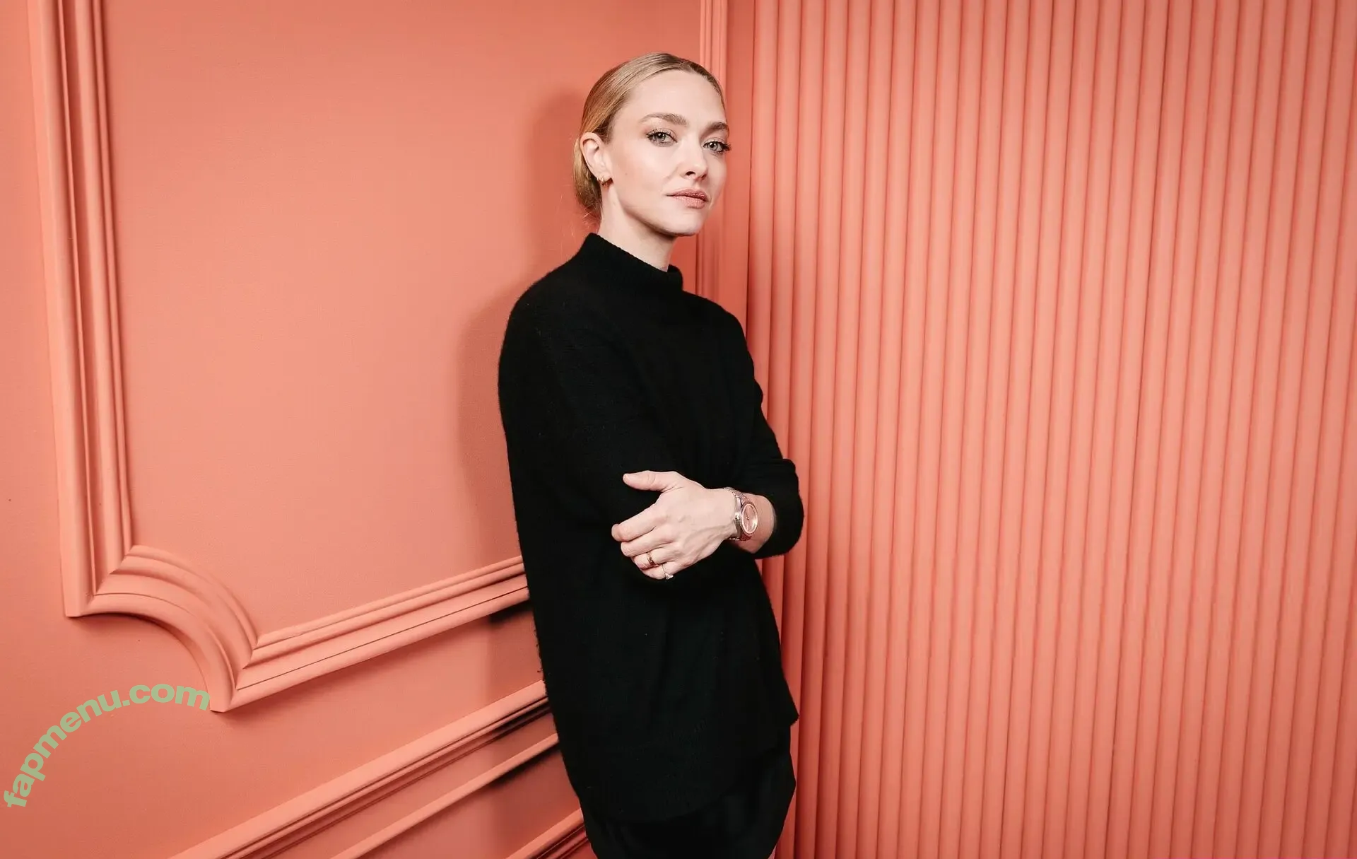 Amanda Seyfried nude photo #0955 (AmandaSeyfried / mingey)