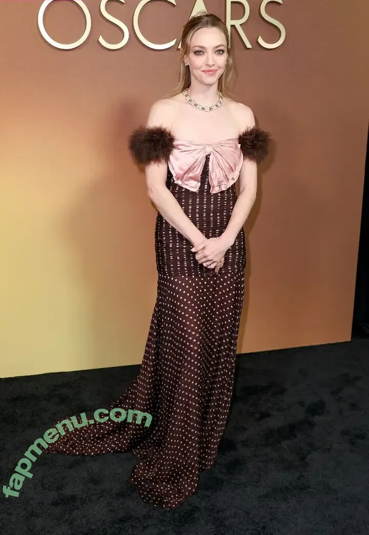 Amanda Seyfried nude photo #0970 (AmandaSeyfried / mingey)