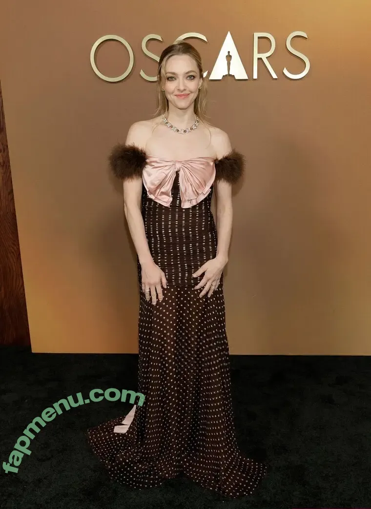 Amanda Seyfried nude photo #0972 (AmandaSeyfried / mingey)