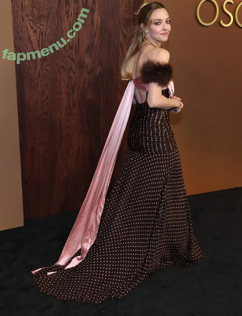 Amanda Seyfried nude photo #0983 (AmandaSeyfried / mingey)