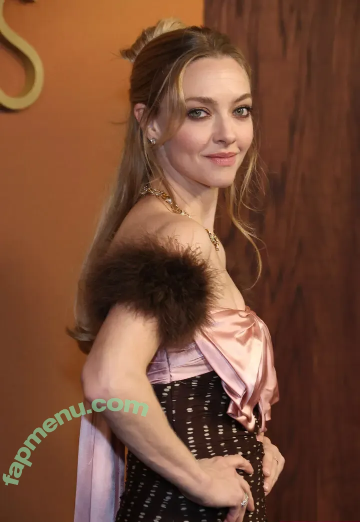 Amanda Seyfried nude photo #0984 (AmandaSeyfried / mingey)