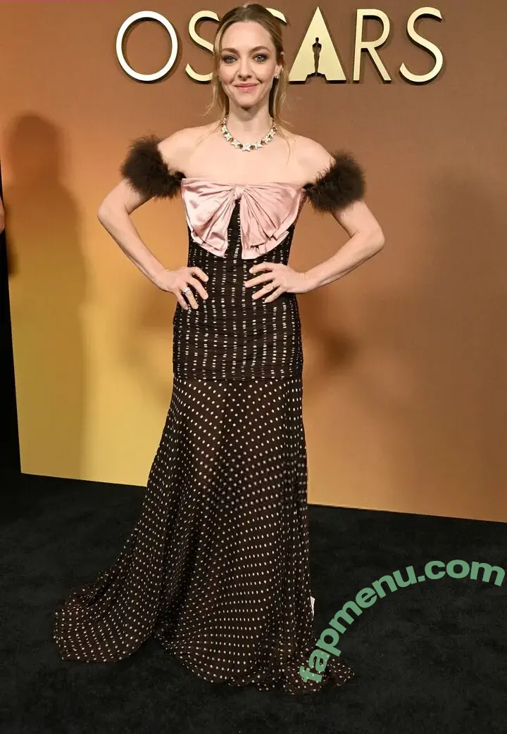 Amanda Seyfried nude photo #0988 (AmandaSeyfried / mingey)